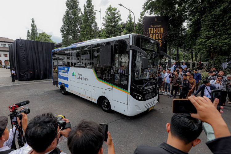 BRT Bandung Disiapkan, Wali Kota Tekankan Antisipasi Dampak Parkir dan Ekonomi Warga
