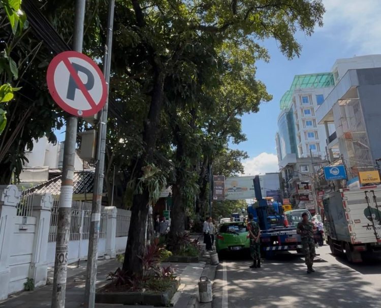 Banyak Parkir Liar di Bandung, Lahan Baru Disiapkan hingga Skema Park and Ride