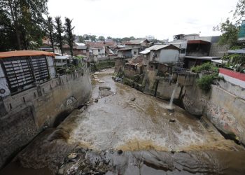 Pintu Air Rusak hingga Bangunan di Atas Sungai Cikapayang, Wilayah Cikawao Mulai Dibenahi