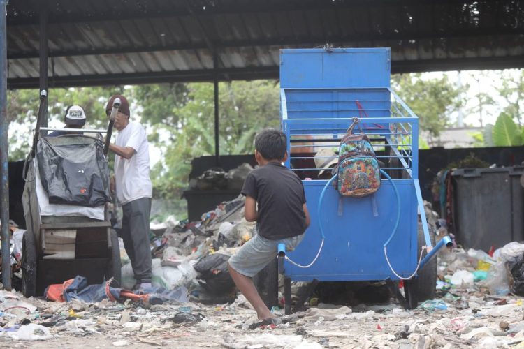 Warga dan Kewilayahan Diajak Jadi Garda Terdepan Kelola Sampah di Bandung