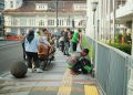 Relawan Gelar Aksi “Kadedeuh”, Bersihkan Jalan Braga demi Keasrian Kota
