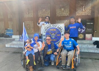 Semangat Bobotoh Difabel Ini Bikin Haru, Tetap Ikut Konvoi Persib Bersama Anak-anaknya