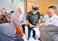 Warga Margasari Dapat Bantuan Troli Sampah hingga Sarana Olahraga, Anak Putus Sekolah Juga Dibantu