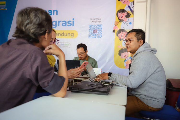 Warga Kini Bisa Urus Kendala SPMB di Satu Tempat, Dari Dokumen hingga Konsultasi Sekolah