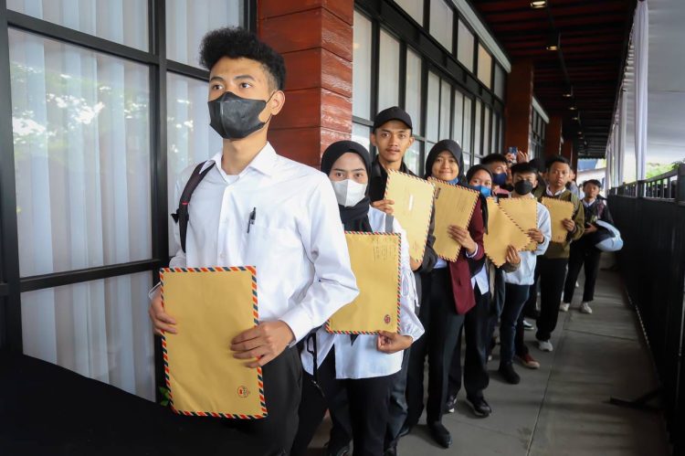 Cari Kerja dari Rumah? Disnaker Bandung Gelar Job Fair Online dengan Ribuan Lowongan