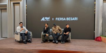 Fiersa Besari Kibarkan Merah Putih di Puncak Uhuru Kilimanjaro: “Kemerdekaan Terasa Begitu Sakral”