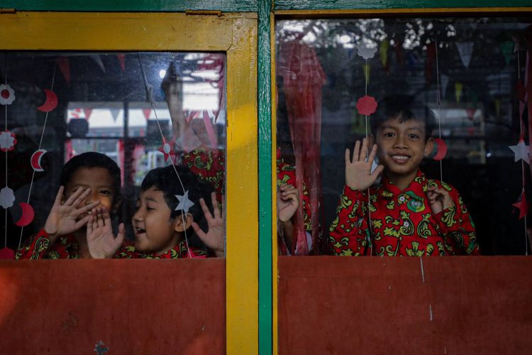 Wali Kota Bandung Pasang Badan Demi 900 Siswa SDN 026 Bojongloa