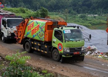 Pemkot Bandung Siapkan 100 Armada Sampah Jelang Legok Nangka Beroperasi 2029