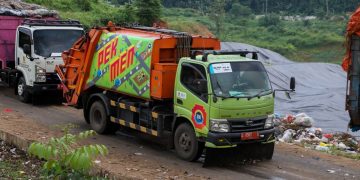 Pemkot Bandung Siapkan 100 Armada Sampah Jelang Legok Nangka Beroperasi 2029