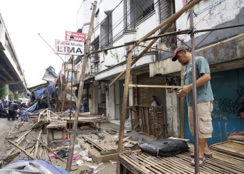 77 Bangunan di Pasar Kiaracondong Dibongkar Mandiri, Drainase Bakal Dibersihkan